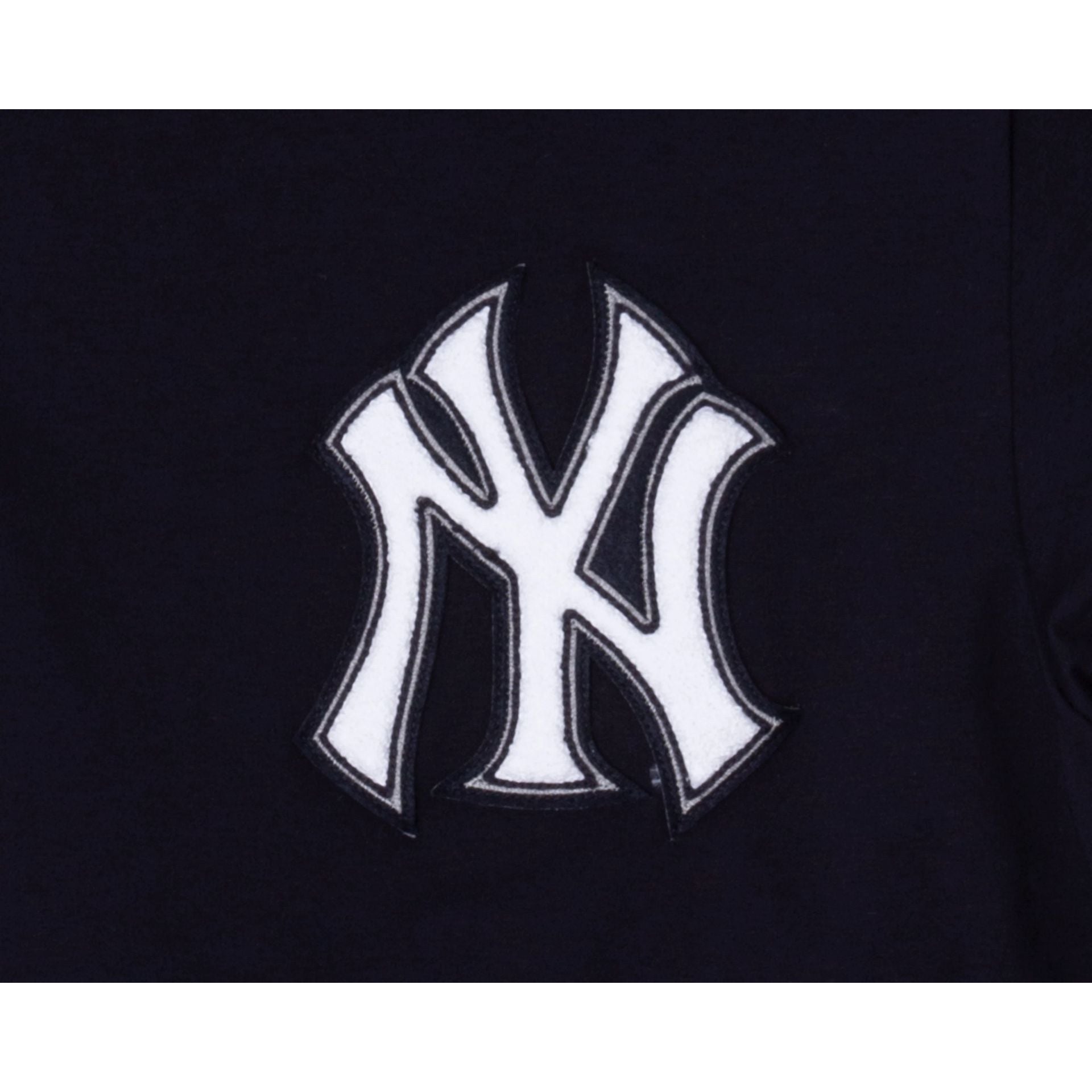 New York Yankees Logo Select T-Shirt