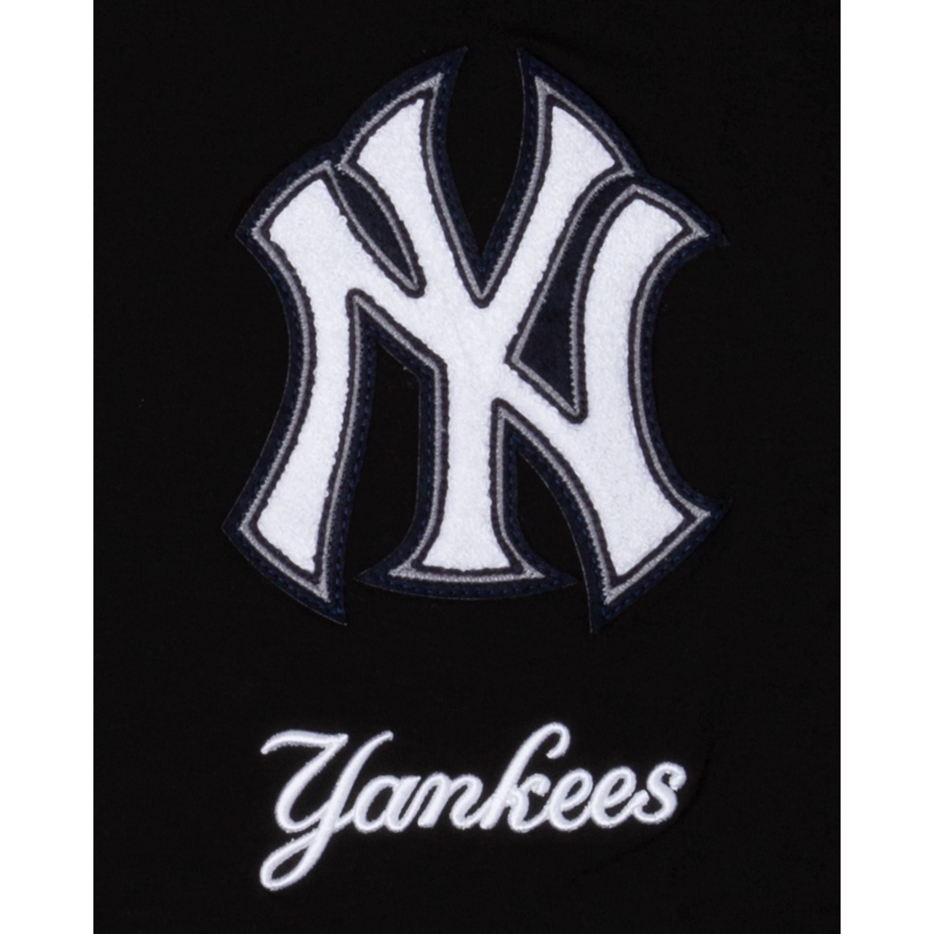 New York Yankees Logo Select Black T-Shirt